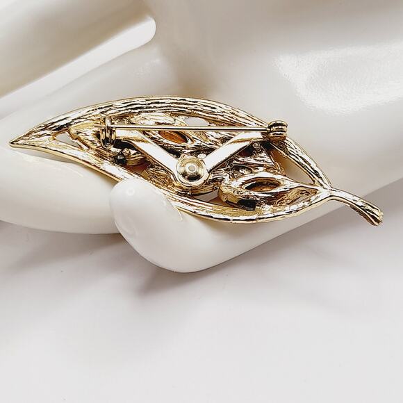 Vintage 1950s Red Rhinestone Leaf Brooch Gold Tone 2.5 Inch Unsigned - Picture 4 of 5